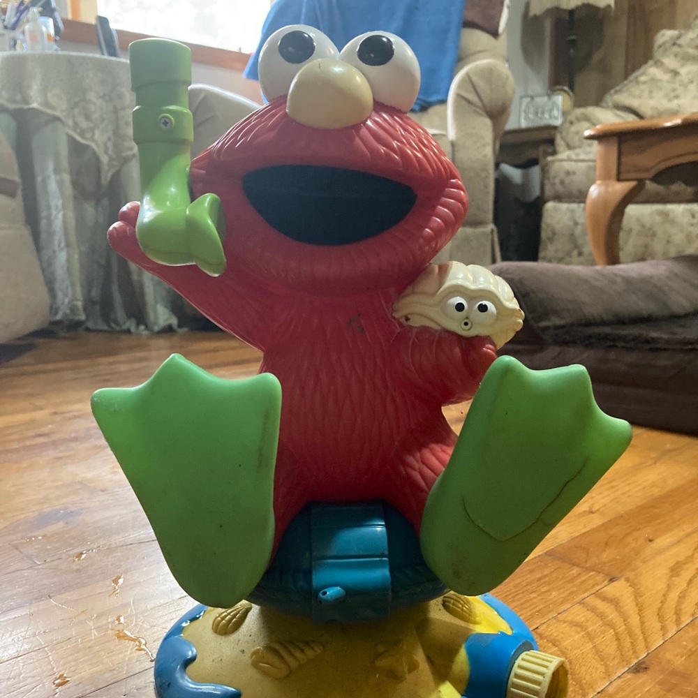Vintage Sesame Street Elmo Working Lawn Sprinkler